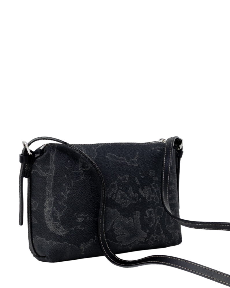 8NVg2OgZpsKd6vUiborse-piccole-alviero-martini-prima-classe-nero-small-shoulder-bag-d027-6426-1662364638-4-scaled-Photoroom.png-Photoroom_7eb4c1b6-2ac2-4a6b-b1e9-7c454a3b0b5a.jpg